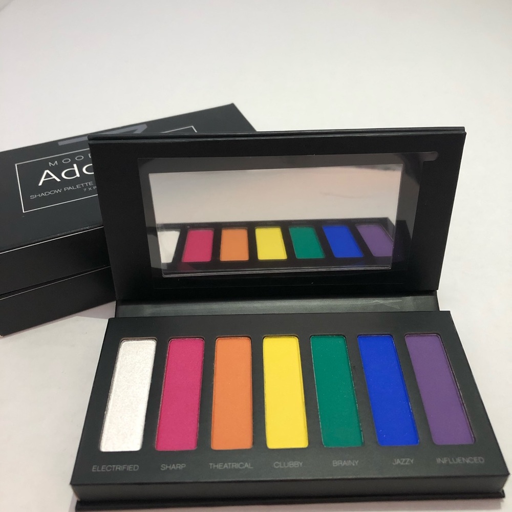 YOUNIQUE’s Limited Edition (RETIRED) Palette 7